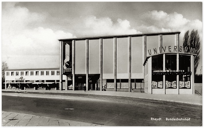 Empfangsgebäude des Bahnhofs Rheydt Beu nach Zerstörung im Krieg  (mit Universum Kino)